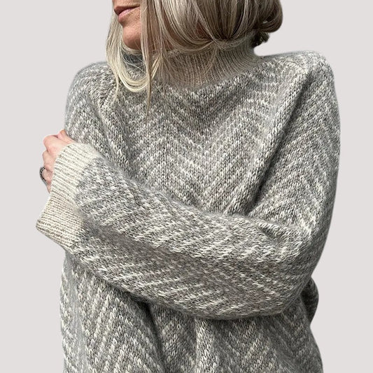 Hybel - Hochkragenpullover für Frauen mit Chevron-Muster